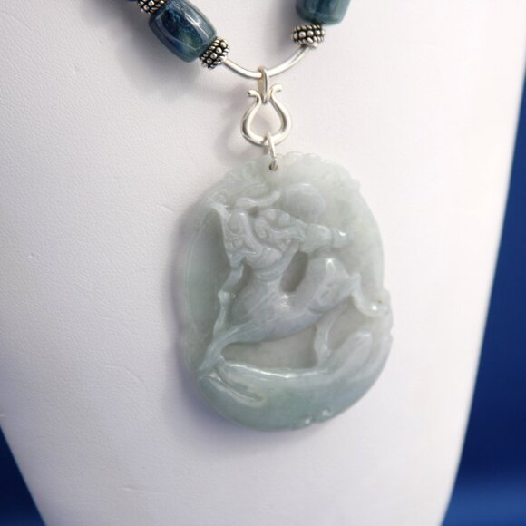 Vintage Jade Chi Lin Earth Elemental Pendant on Blue Green Kyanite Necklace - Picture 4 of 6